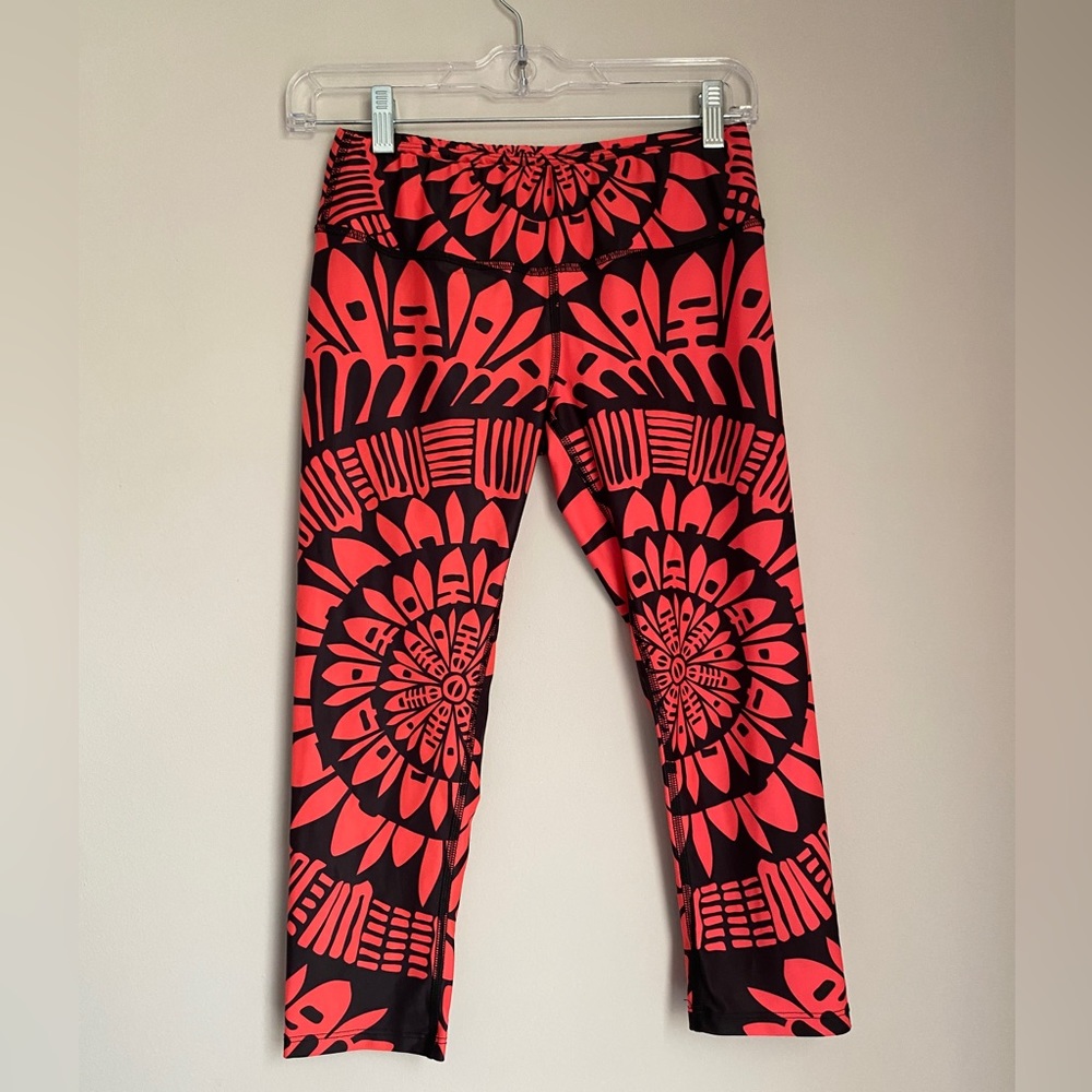 MARA HOFFMAN workout/yoga leggings Small. Great Condition Red Black